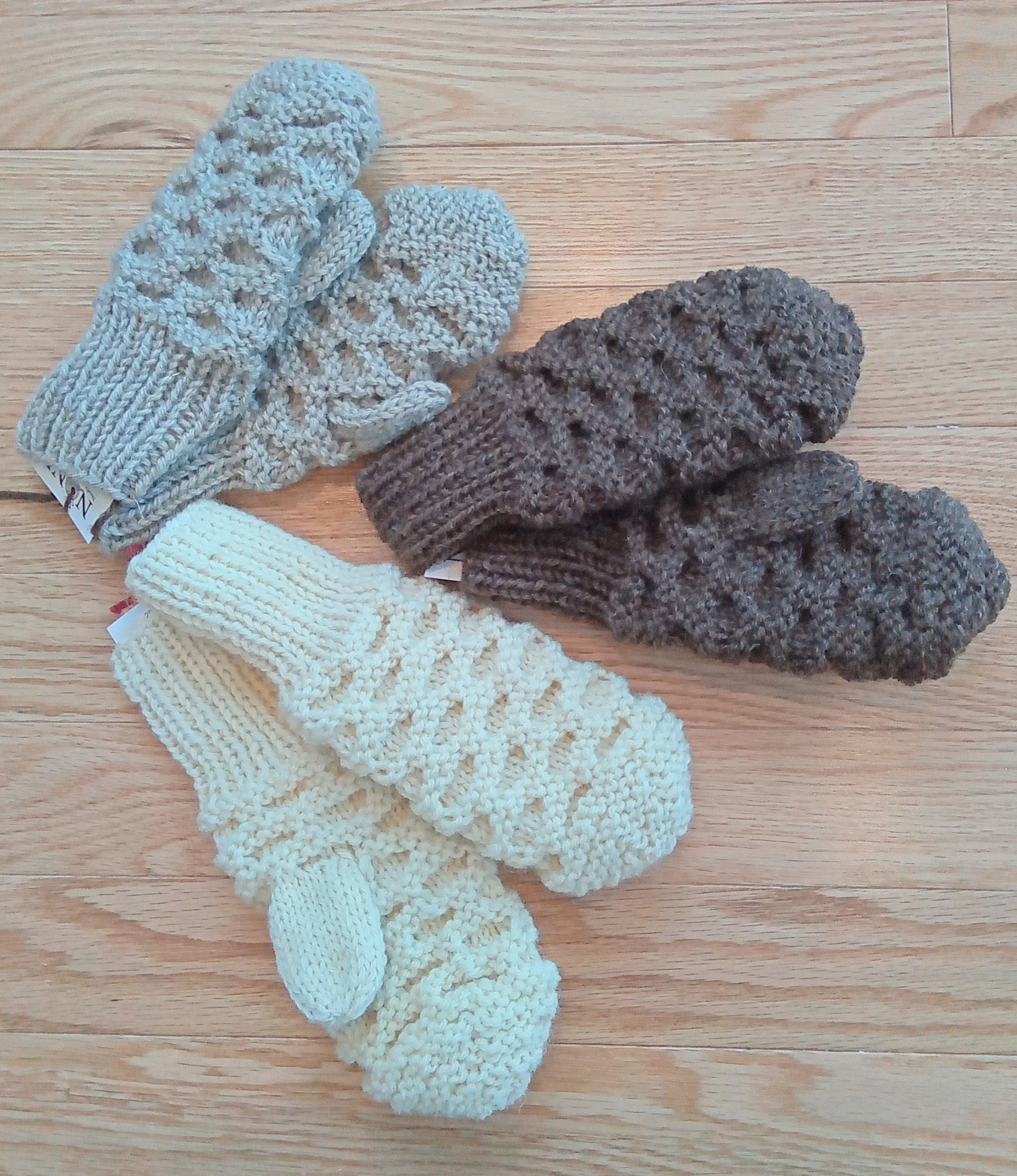 Sudsy Surprises Bubble Mitts: Unleash the Fun with Wash-Time Wonders